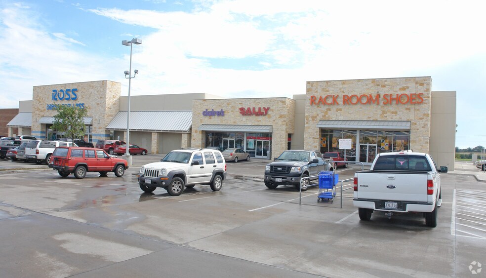 More Photos Of 116-142 E Interstate 20, Weatherford Unknown For Lease