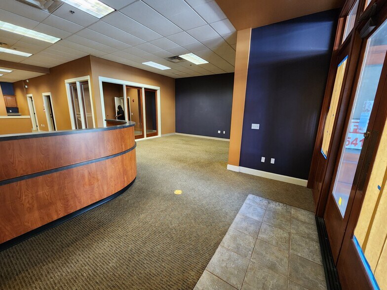 More Photos Of 180 Lithia Way, Ashland Office Residential For Sale