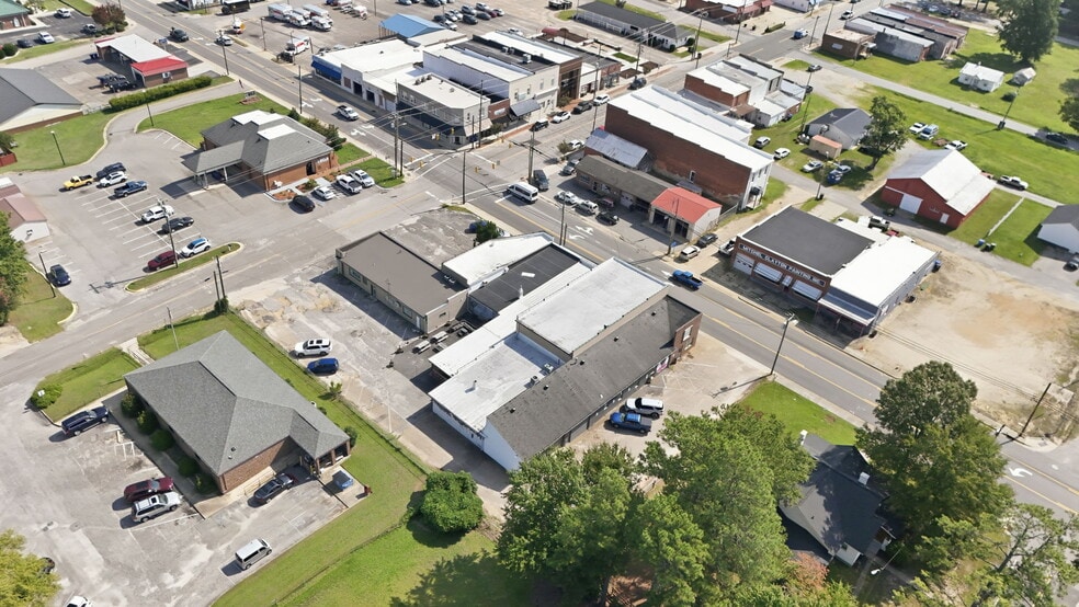 More Photos Of 30 S McKinley St, Coats Sports And Entertainment For Sale