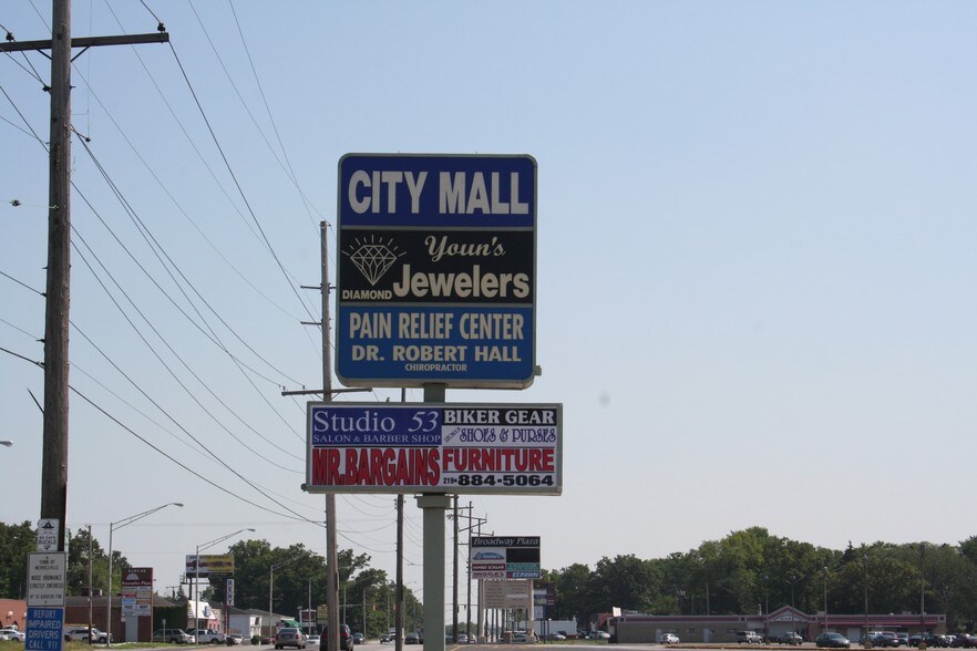 More Photos Of 5400 Broadway, Merrillville Unknown For Lease