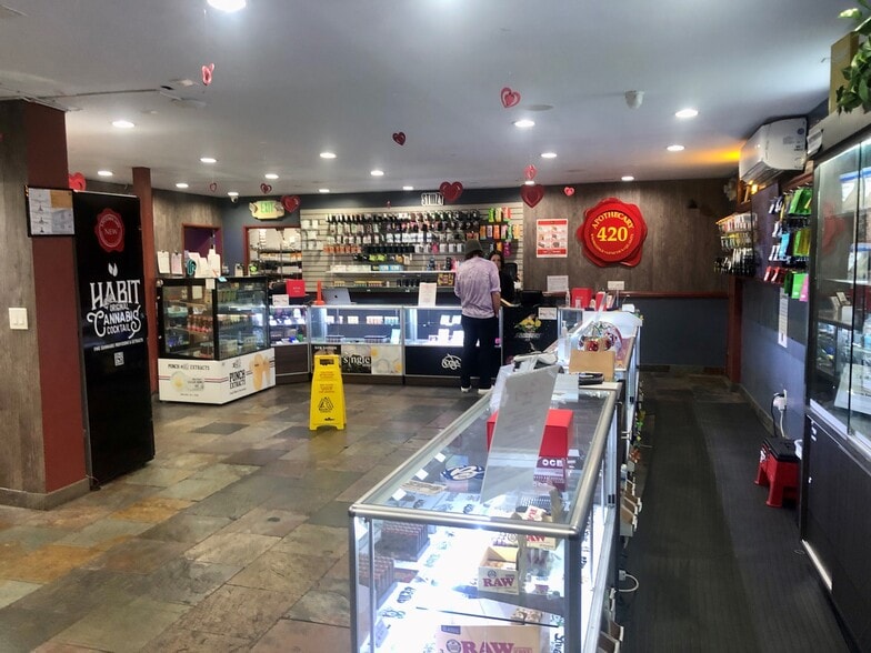 More Photos Of 15372-15374 Dickens St, Sherman Oaks Office Residential For Sale