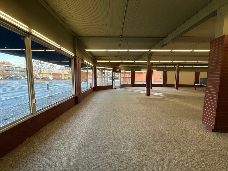 More Photos Of 411 SW 3rd St, Corvallis Storefront For Lease