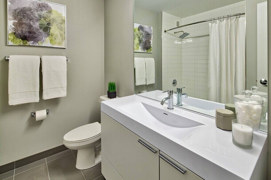 More Photos Of 2623-2627 N Clark St, Chicago Apartments For Sale