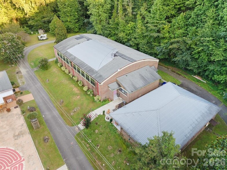 More Photos Of 504 Mountain View School Rd, Robbinsville Hotel For Sale