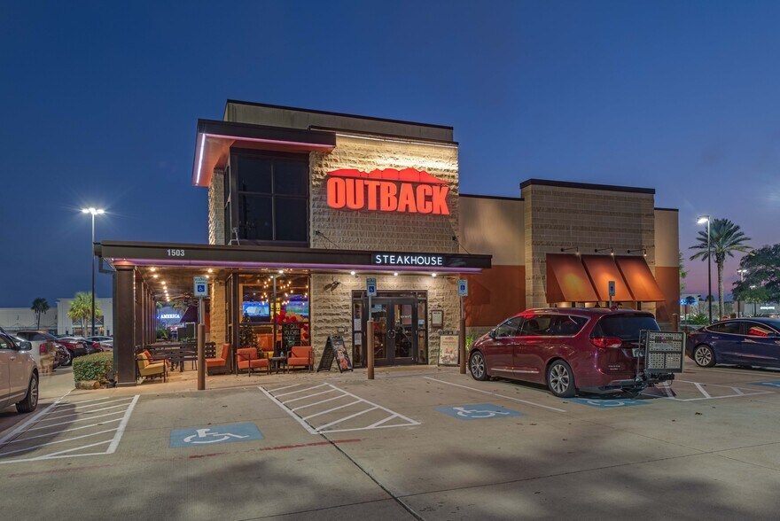 More Photos Of 1501-1549 W Bay Area Blvd, Webster Unknown For Lease