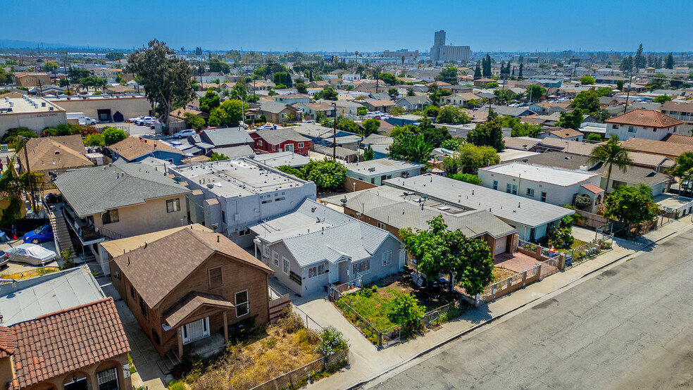 Primary Photo Of 930-932 Fraser Ave, Los Angeles Apartments For Sale