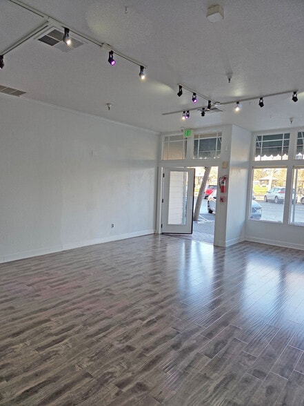 More Photos Of 620-624 McClelland Dr, Windsor Apartments For Sale