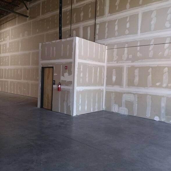 More Photos Of 2913 142nd Ave E, Sumner Warehouse For Lease