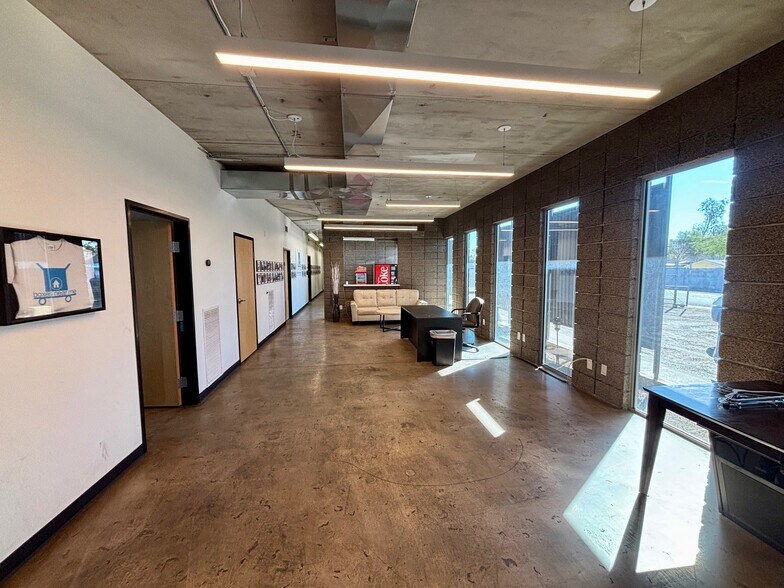More Photos Of 1880 W Fillmore St, Phoenix Warehouse For Lease