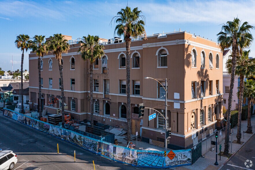 More Photos Of 456 Elm Ave, Long Beach Restaurant For Sale