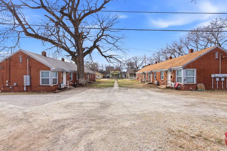 More Photos Of 632 S Hydraulic St, Wichita Multifamily For Sale