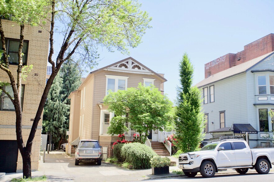 More Photos Of 1318 SW 12th Ave, Portland Office For Sale