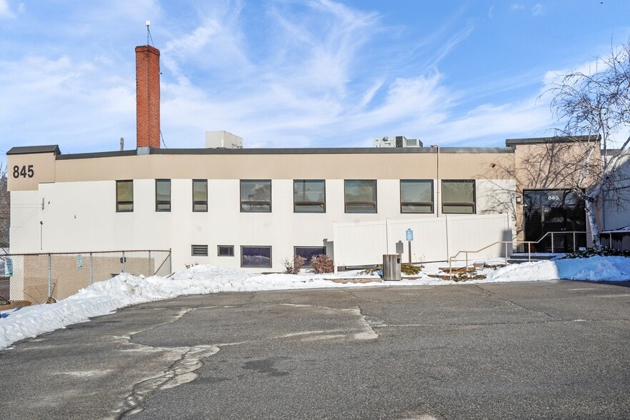 More Photos Of 845 N Main St, Providence Medical For Sale