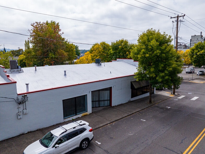 More Photos Of 302 NE 6th Ave, Camas Freestanding For Lease