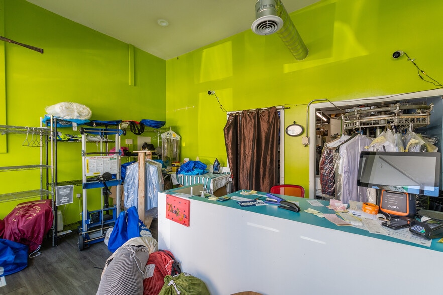 More Photos Of 144 Tremont St, Boston Storefront For Sale