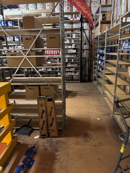 More Photos Of 2120 E Powell Blvd, Gresham General Retail For Sale