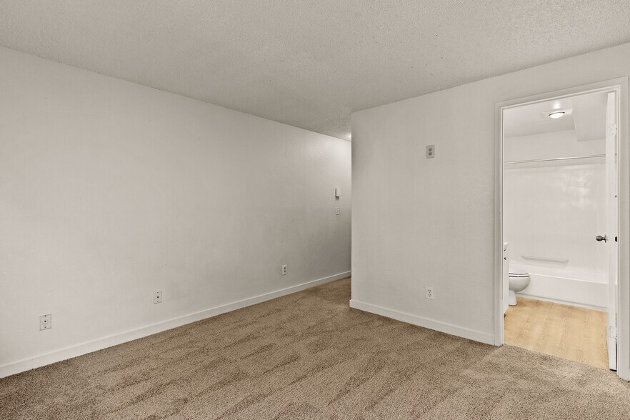 More Photos Of 29421 Pacific Hwy S, Federal Way Apartments For Sale
