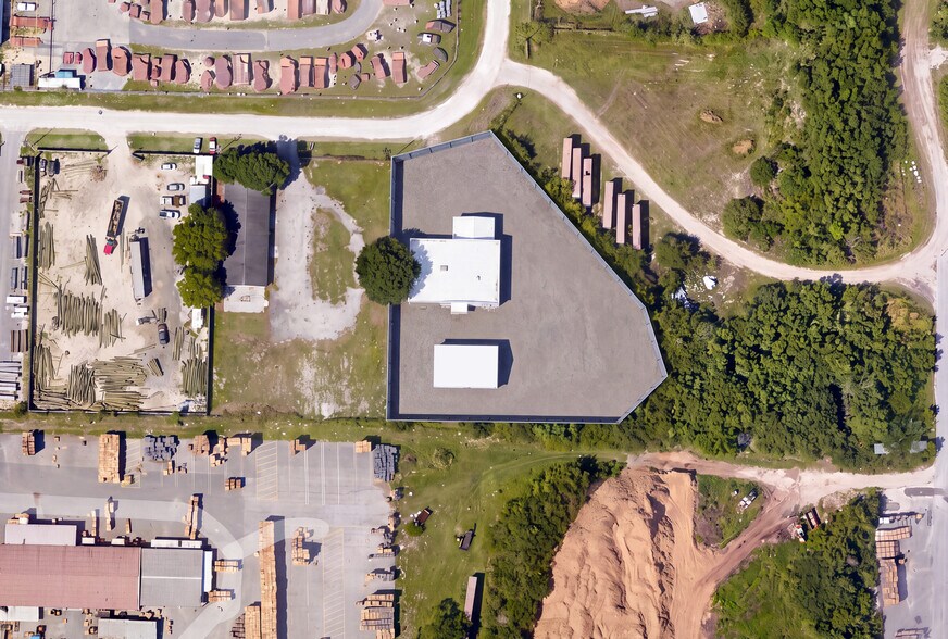 More Photos Of 4231 Mustang Rd, Lakeland Warehouse For Lease