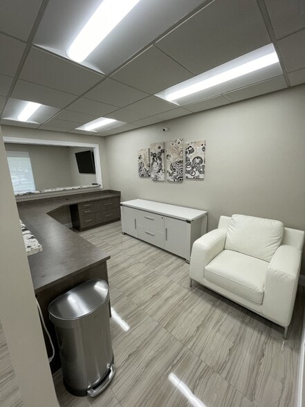 More Photos Of 201 N University Dr, Plantation Medical For Sale