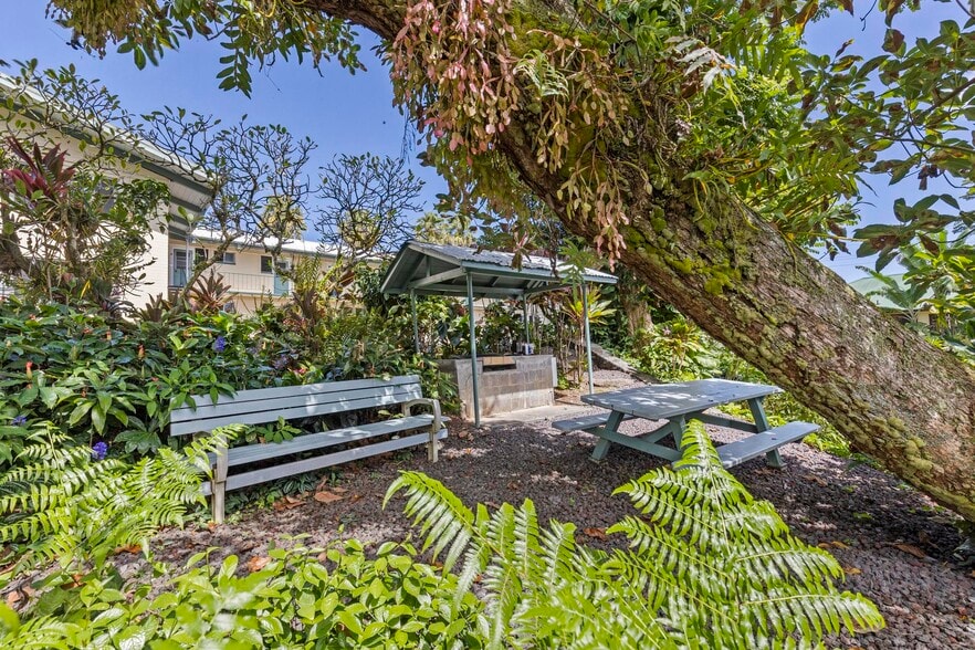 More Photos Of 333 Iliahi St, Hilo Hotel For Sale