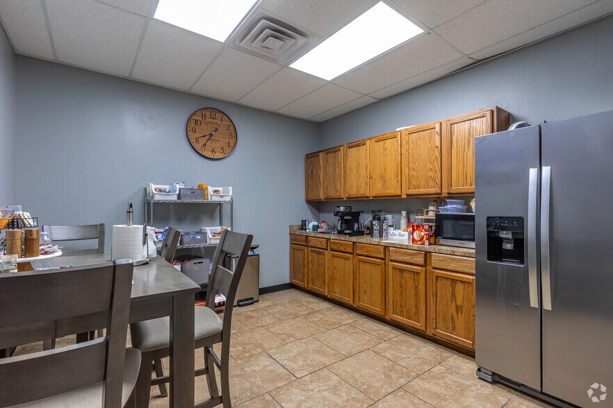 More Photos Of 8913 Interstate 20, Midland Warehouse For Lease