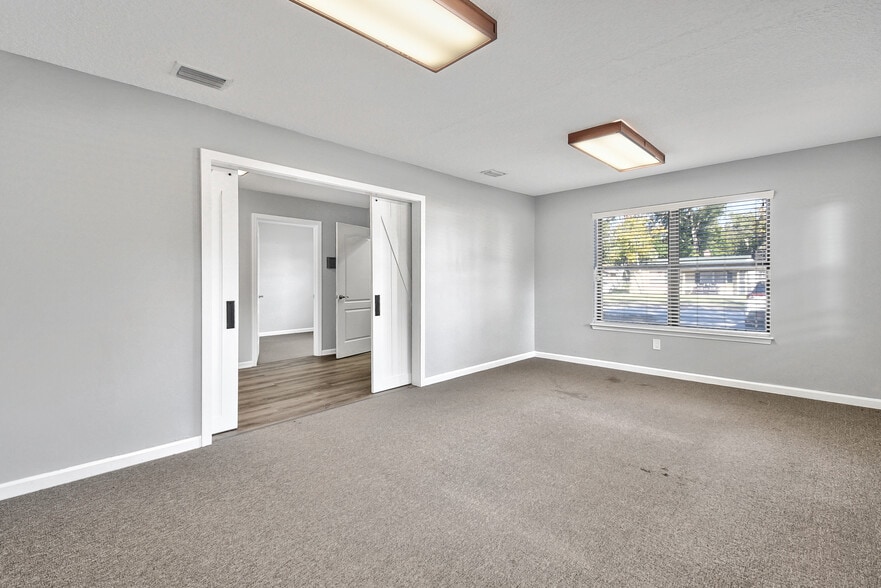 More Photos Of 2968 Rainbow Rd, Jacksonville Medical For Sale