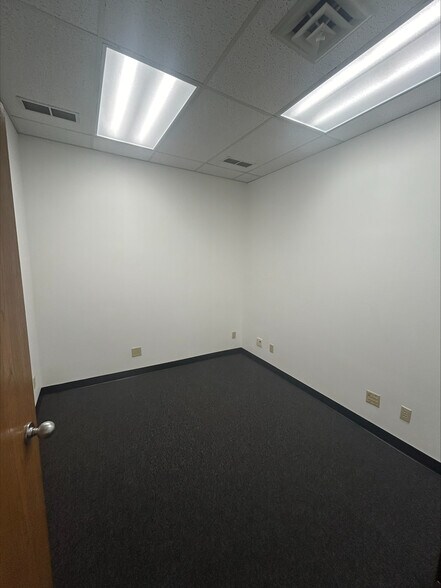 More Photos Of 3371 W Cleveland Rd, South Bend Light Distribution For Lease