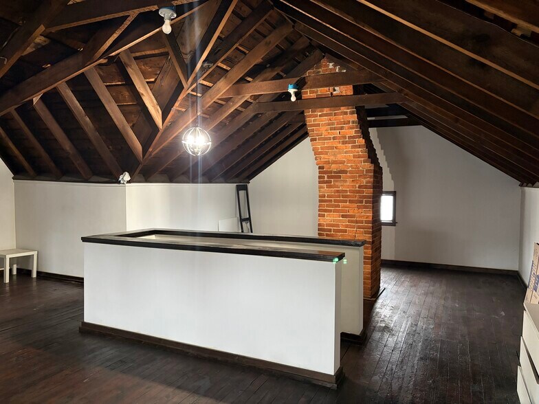 More Photos Of 671 5th St, Oakmont Apartments For Sale