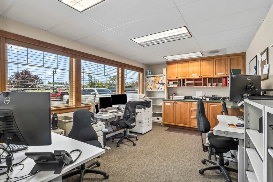 More Photos Of 796 SW Bradbury Way, Bend Office For Lease
