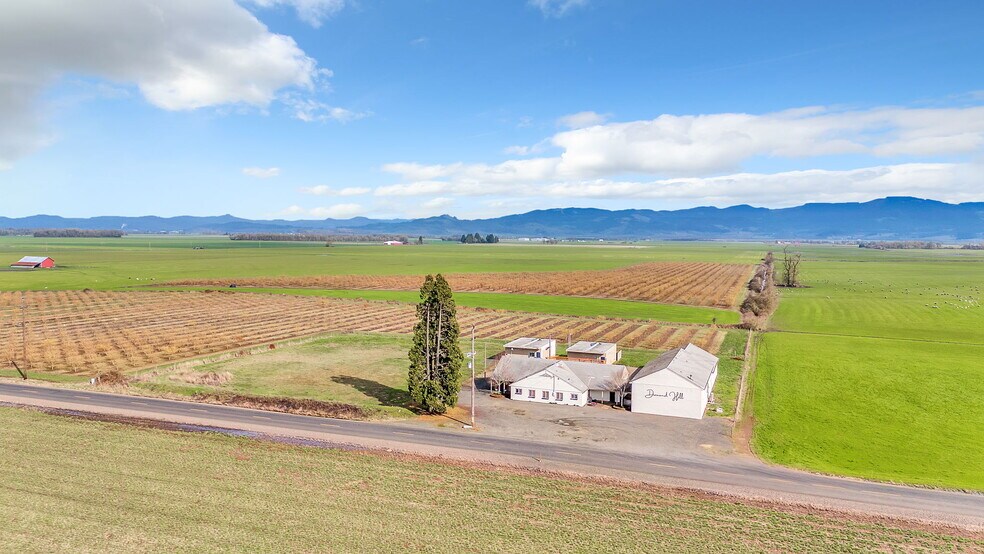 More Photos Of 31414 Harris Dr, Harrisburg Lodge Meeting Hall For Sale