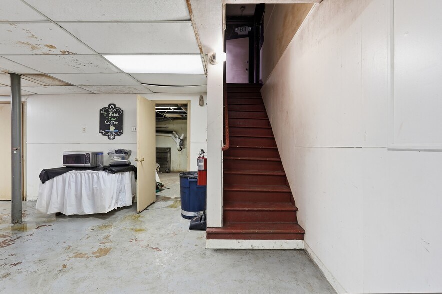 More Photos Of 1142-1148 Broadway, Camden Flex For Sale