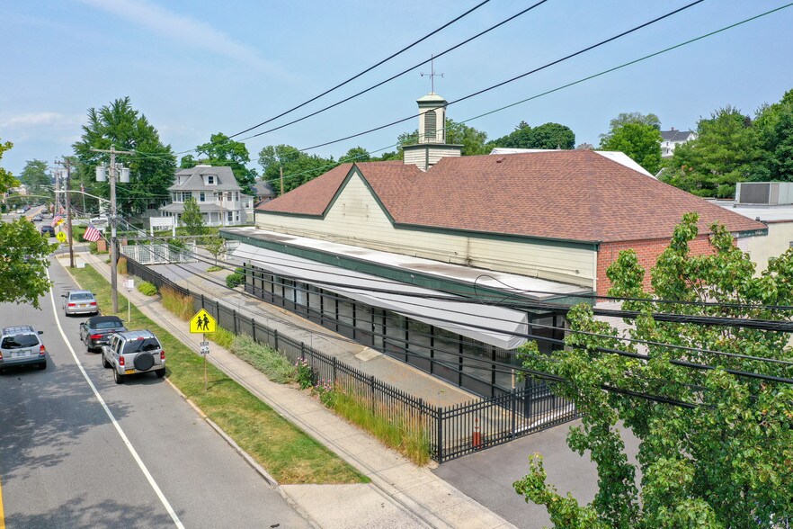 More Photos Of 221 South St, Oyster Bay Freestanding For Lease