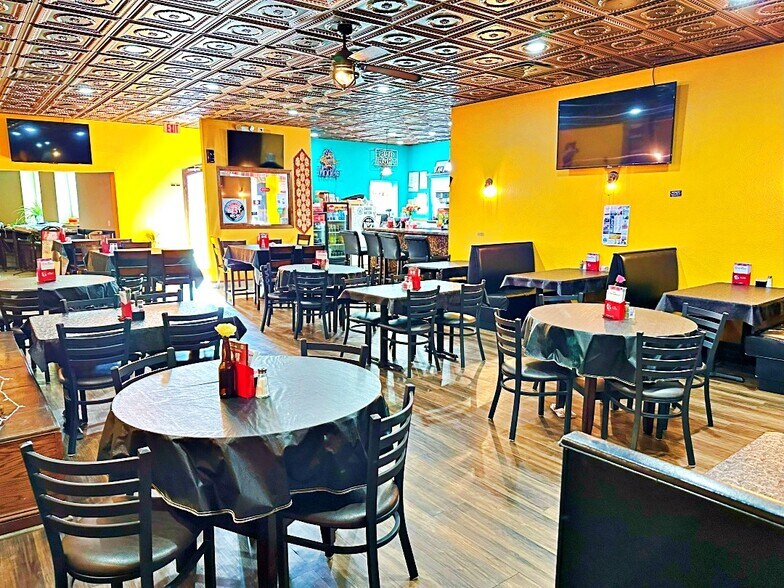 More Photos Of 8508-8510 N 30th St, Omaha Restaurant For Sale