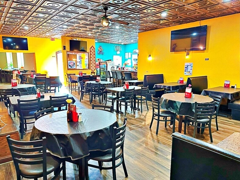 More Photos Of 8508-8510 N 30th St, Omaha Restaurant For Sale
