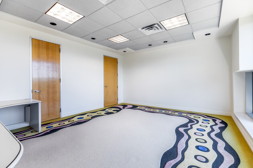 More Photos Of 15315 W Highway 71, Austin Showroom For Sale