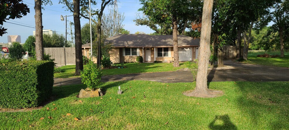 Primary Photo Of 1001 Blackhaw St, Houston Office Residential For Sale