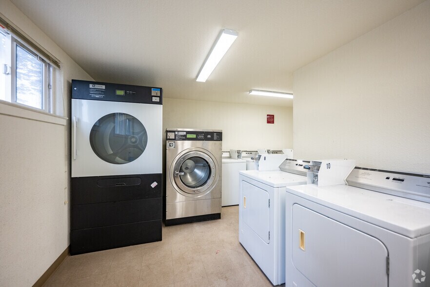 More Photos Of 2351 Westwood Ct, Arcata Apartments For Sale