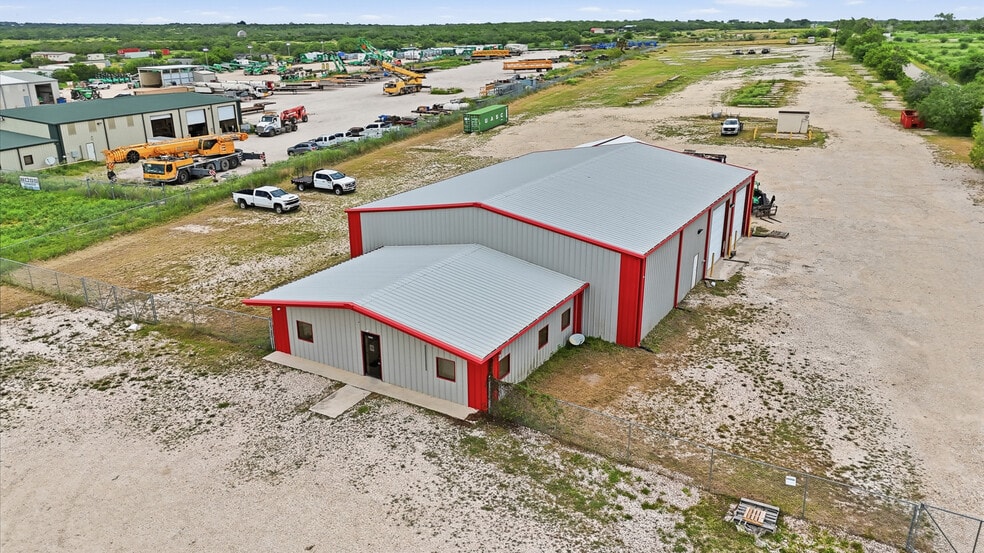 More Photos Of 6542 County Road 145, Kenedy Industrial For Lease