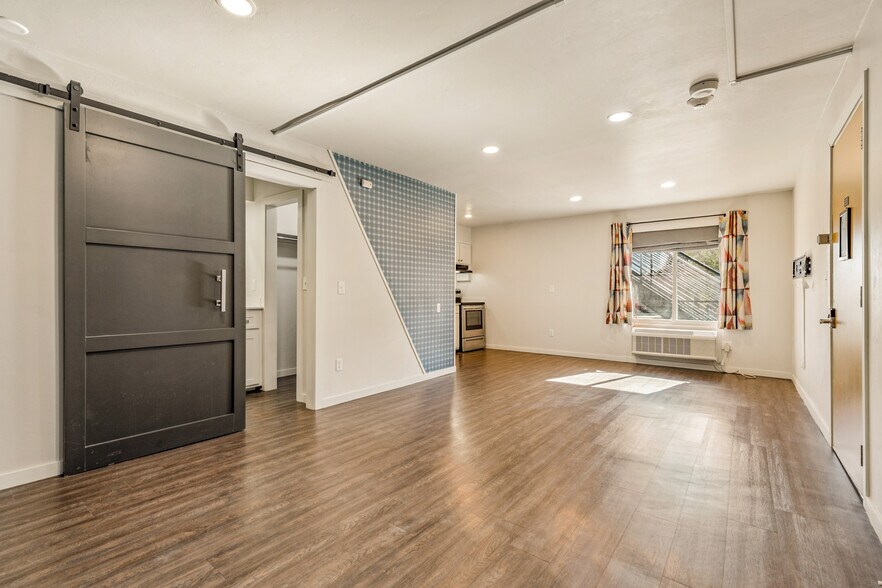 More Photos Of 516 NW 8th St, Oklahoma City Apartments For Sale