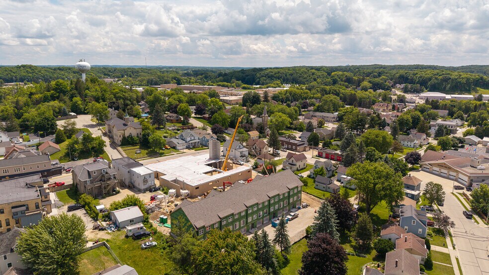 More Photos Of 115 Kettle Moraine Dr S, Slinger Apartments For Lease