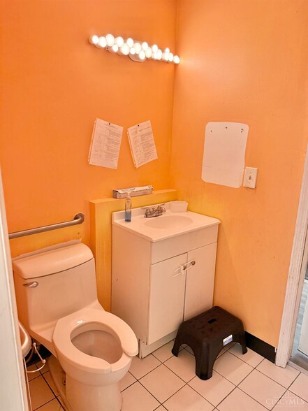 More Photos Of 3829 North Bend Rd, Cincinnati Office For Sale