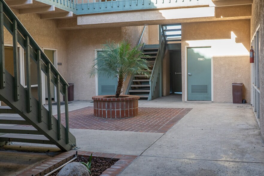 More Photos Of 7111 Garden Grove Blvd, Garden Grove Office For Lease