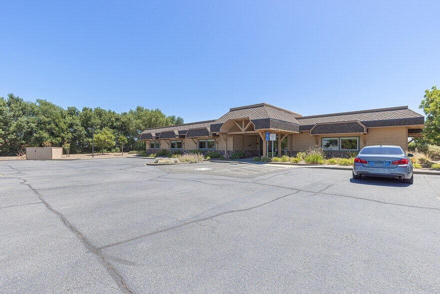 More Photos Of 1101 Vintage Ave, Saint Helena Office For Sale