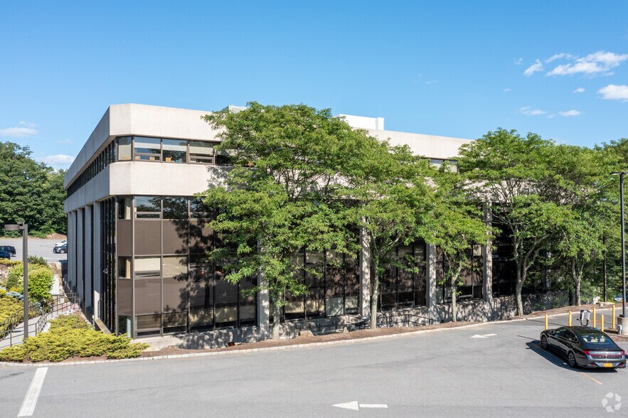 More Photos Of 2 Westchester Park Dr, White Plains Unknown For Lease