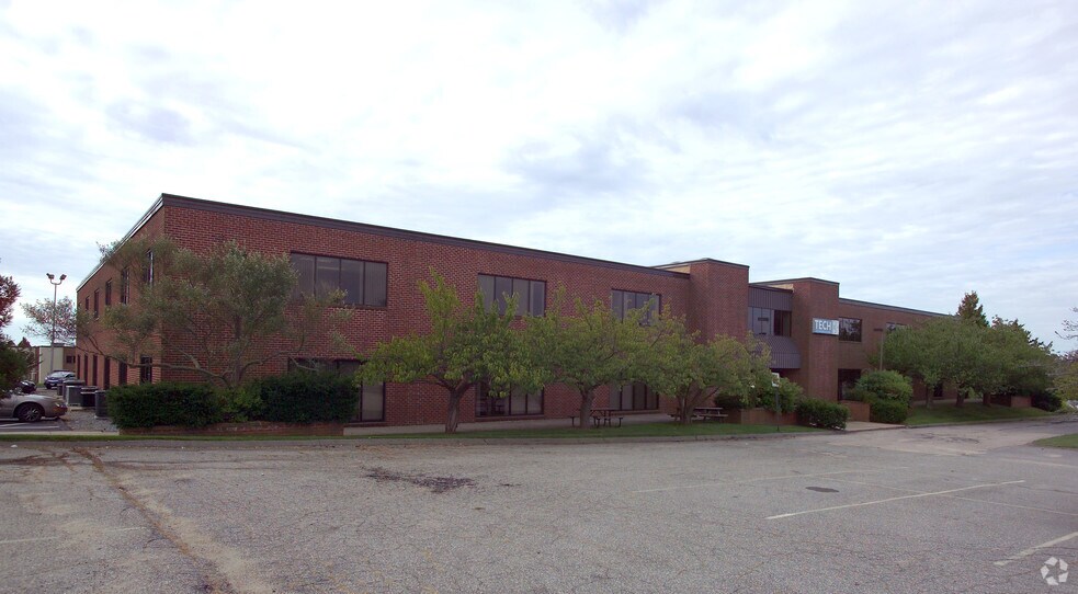 More Photos Of 76 Hammarlund Way, Middletown Office For Lease