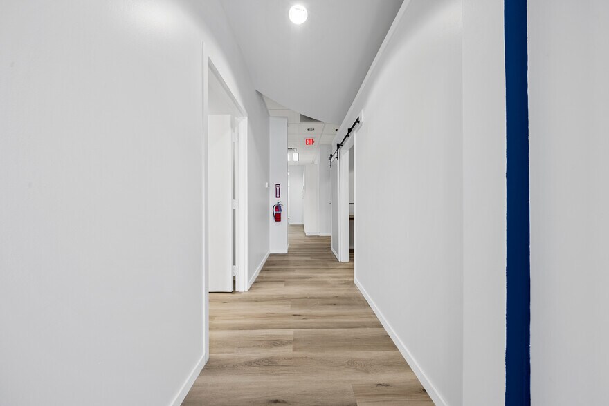 More Photos Of 882 S Kirkman Rd, Orlando Medical For Lease