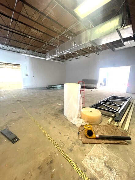 More Photos Of 5299 Saint Augustine Rd, Jacksonville Manufacturing For Lease