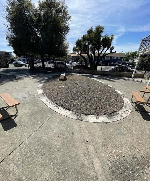 More Photos Of 4460 Cotton Ct, Stockton Apartments For Sale