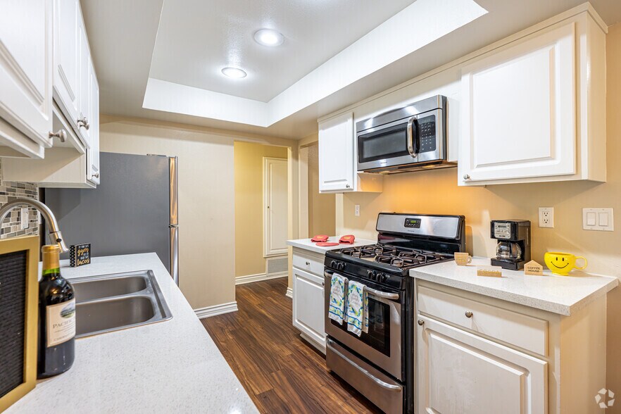 More Photos Of 861 S Glencliff St, La Habra Apartments For Sale