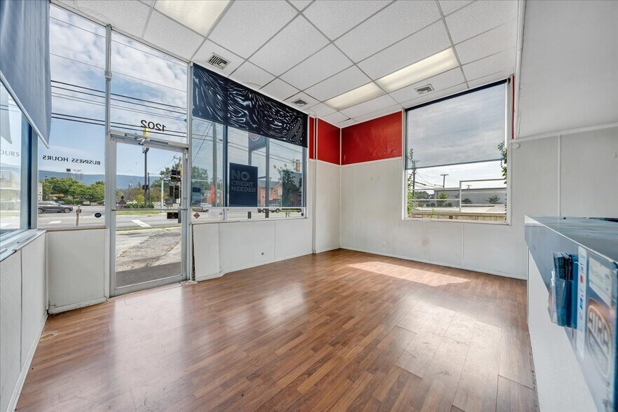 More Photos Of 1202 W Main St, Salem Auto Repair For Sale